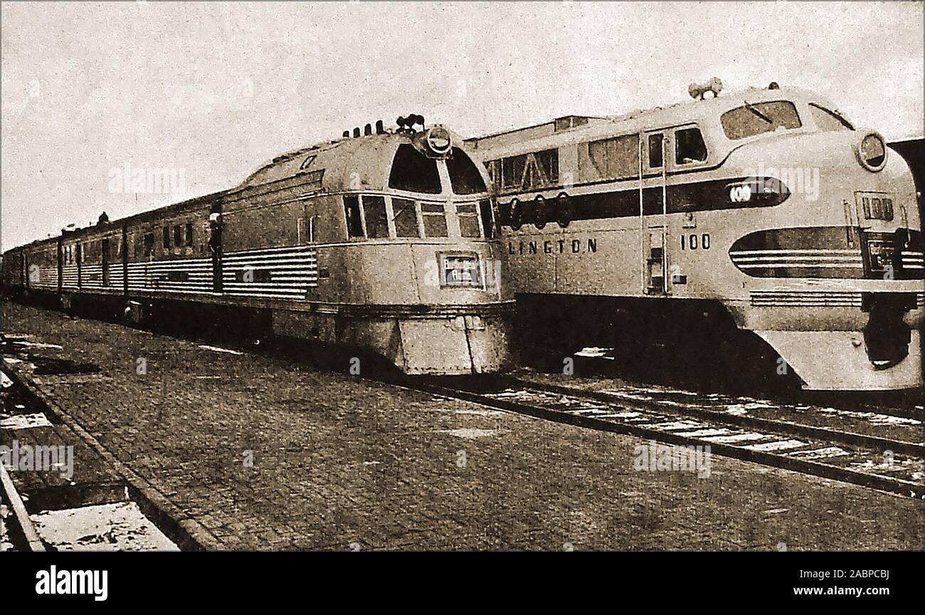 Une photographie de 1947 historique 'Iron Horses' - Gauche est le premier d'Amérique du train diesel simplifié (The Burlington Zephyr), et à droite,un 5400 Burlington diesel marchandises de l'époque. Banque D'Images