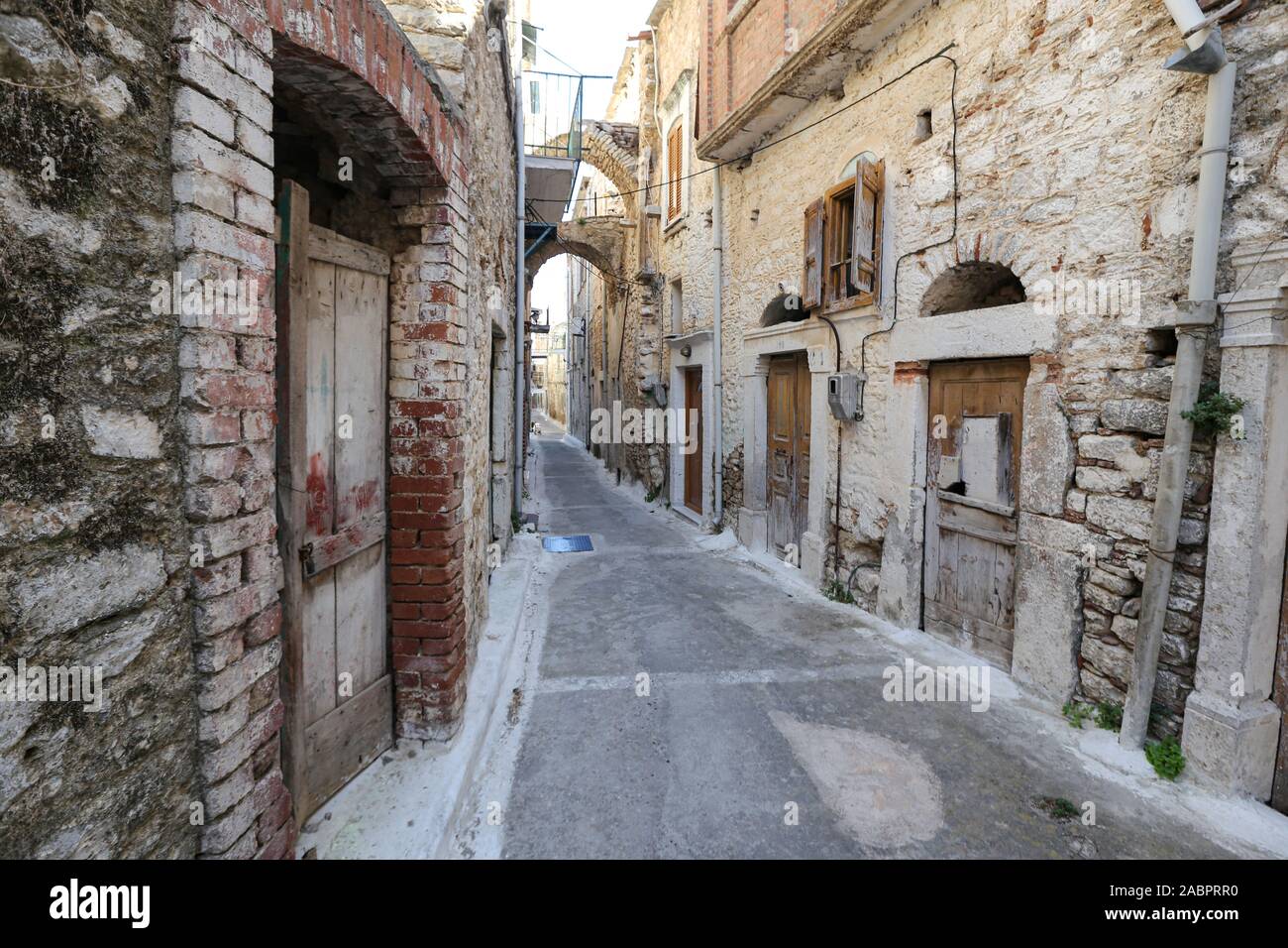 Rue traditionnelle dans le village de Pyrgi, l'île de Chios, Grèce Banque D'Images