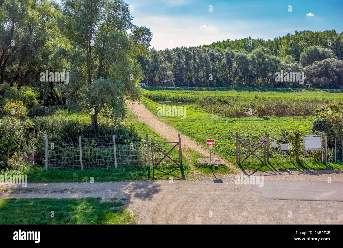 Paysage autour du célèbre pont de la Communauté de développement de l'Einserkanal au plus à la frontière entre l'Autriche et la Hongrie Banque D'Images