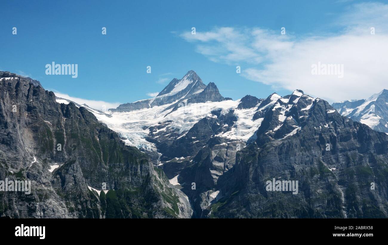 Très belle vue sur les Alpes Suisses dans l'Oberland bernois Banque D'Images