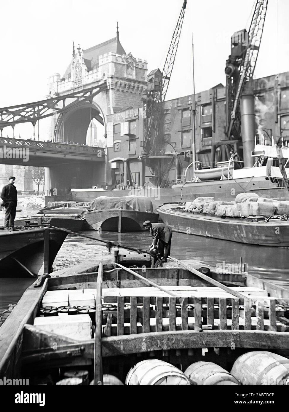Tower Bridge à Londres au début de l'étape de la photographie vintage Banque D'Images