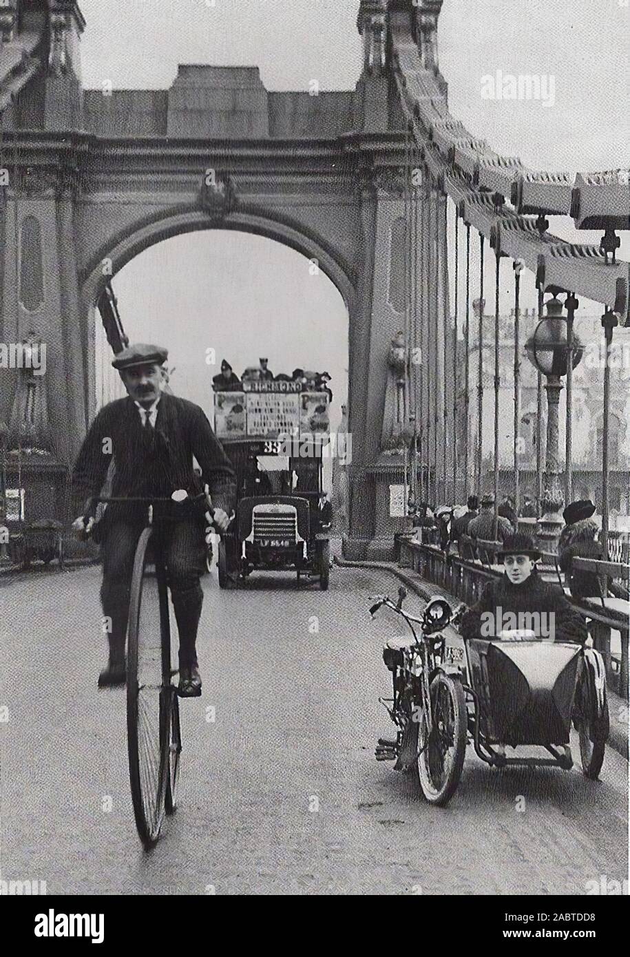 Tower Bridge à Londres au début de l'étape de la photographie vintage Banque D'Images
