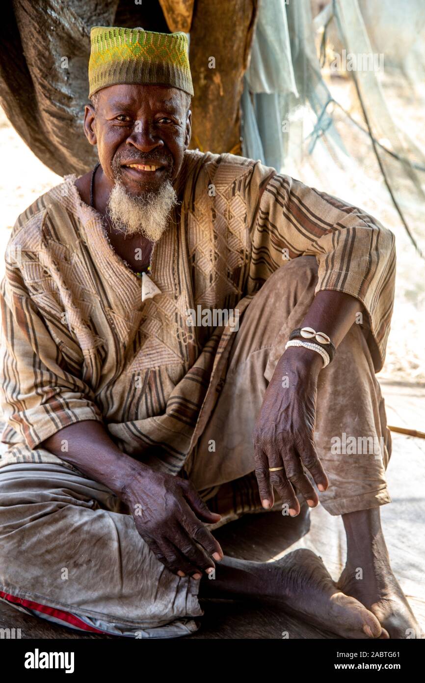 Batammariba Koutammakou homme dans un village du nord du Togo. Banque D'Images