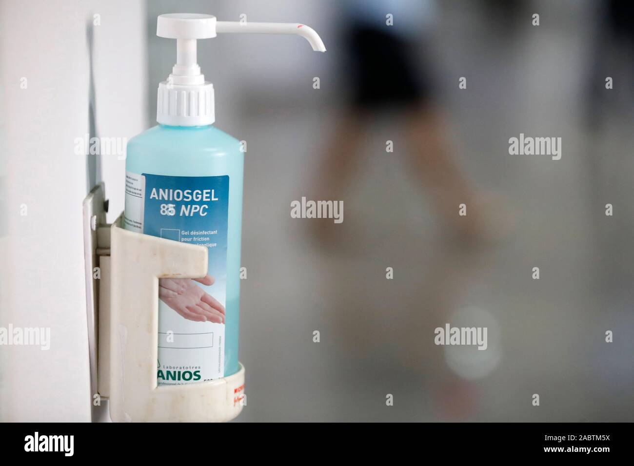 Gel hydro alcoolique Banque de photographies et d’images à haute — free download
