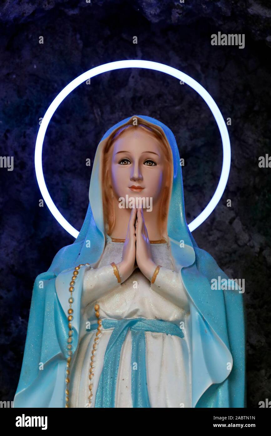 Notre Dame de Lourdes est un titre catholique romaine de la Sainte