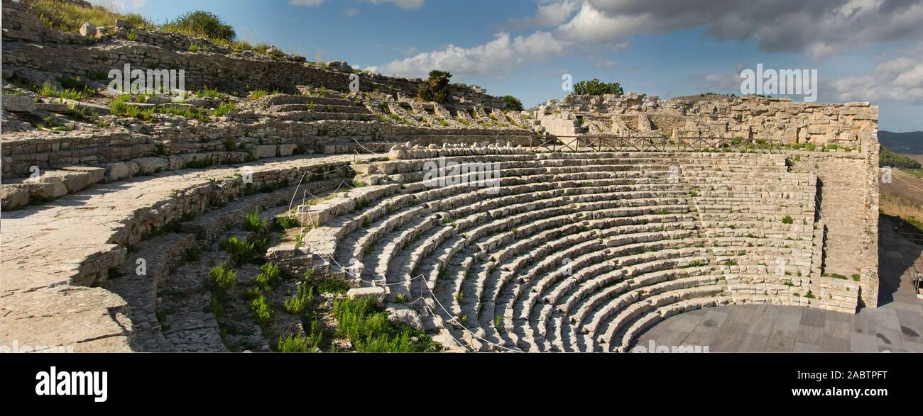 Italie, Sicile, Segesta, Monte Barbaro, amphithéâtre grec (4e ou 3e siècle avant J.-C.) Banque D'Images