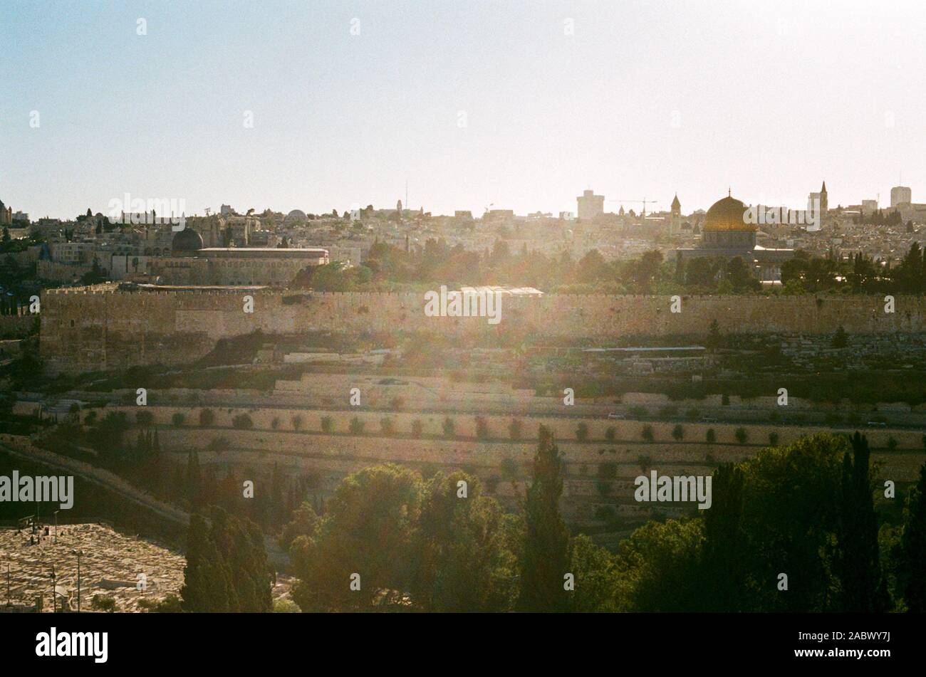 Jérusalem, comme vu du Mont des Oliviers, au coucher du soleil Banque D'Images