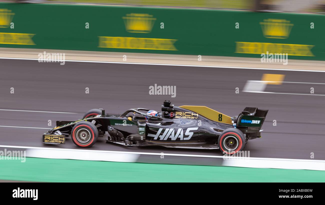 Romain Grosjean sur la voie dans le Haas VF-19, essais de vendredi. Grand Prix de Grande-Bretagne, Silverstone, 2019 Banque D'Images