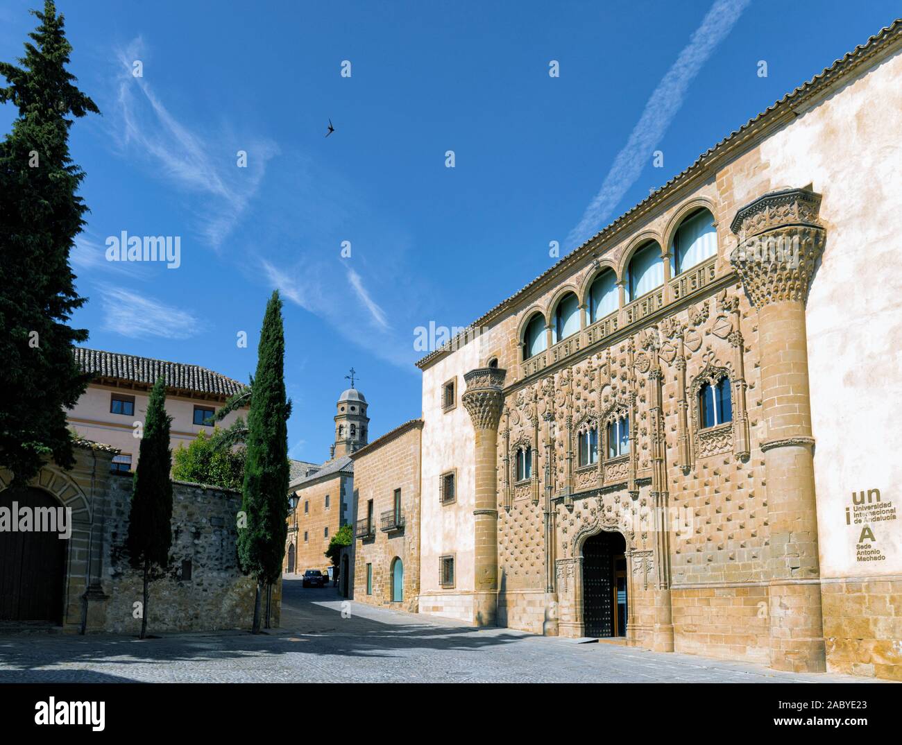 Le Palais de Jabalquinto, Baeza, Jaen Province, Andalusia, Spain. Le palais abrite le Antonio Machado campus de l'Université internationale d'Andalousie Banque D'Images Le Palais de Jabalquinto, Baeza, Jaen Province, Andalusia, Spain. Le palais abrite le Antonio Machado campus de l'Université internationale d'Andalousie Banque D'Images