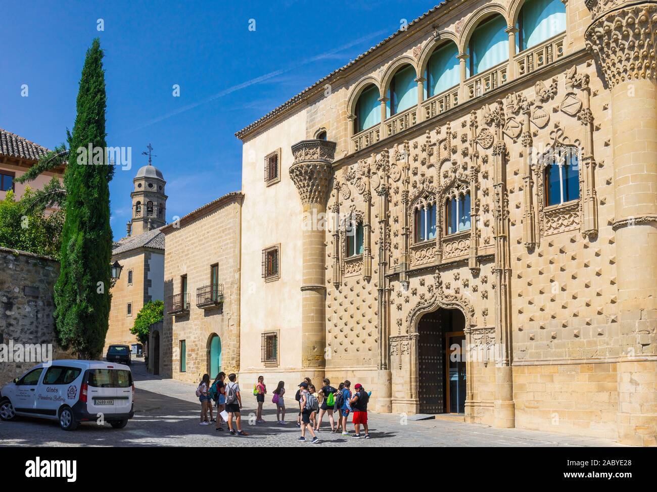 Le Palais de Jabalquinto, Baeza, Jaen Province, Andalusia, Spain. Le palais abrite le Antonio Machado campus de l'Université internationale d'Andalousie Banque D'Images