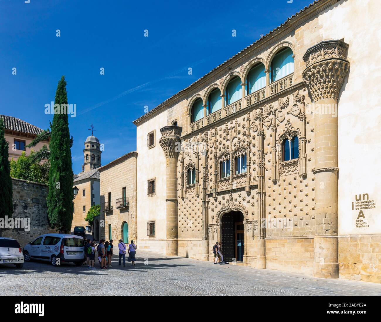 Le Palais de Jabalquinto, Baeza, Jaen Province, Andalusia, Spain. Le palais abrite le Antonio Machado campus de l'Université internationale d'Andalousie Banque D'Images Le Palais de Jabalquinto, Baeza, Jaen Province, Andalusia, Spain. Le palais abrite le Antonio Machado campus de l'Université internationale d'Andalousie Banque D'Images