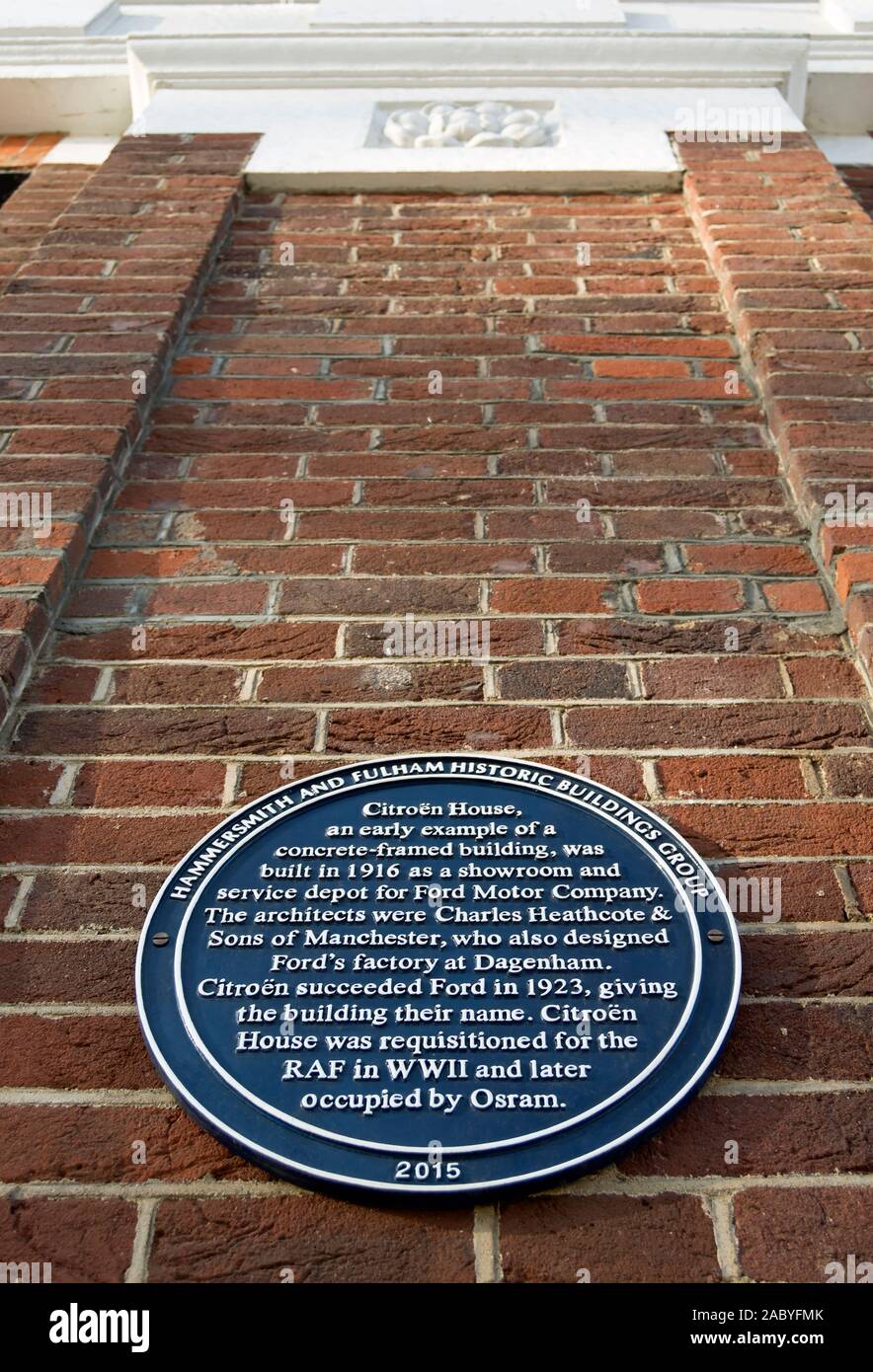 Hammersmith et Fulham groupe bâtiments historiques marquant la plaque citroen 1916 house, l'un des premiers exemples d'un bâtiment à colombages, Londres, Angleterre Banque D'Images