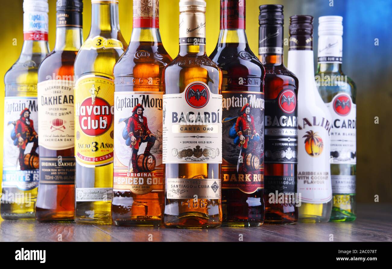 POZNAN, POL - Aug 22, 2019 : meilleure vente de bouteilles de rhum Bacardi global y compris les marques, Havana Club et le capitaine Morgan Banque D'Images