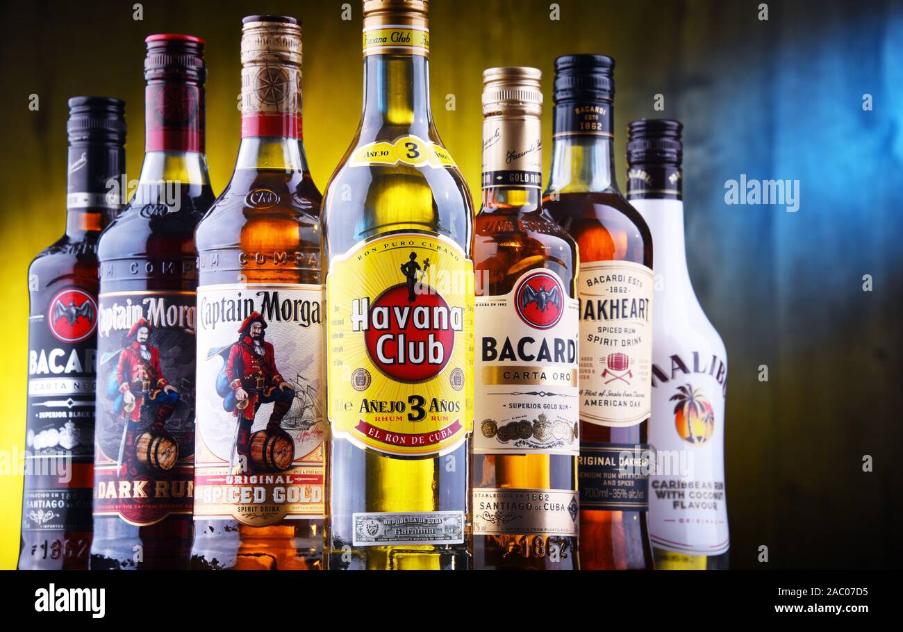 POZNAN, POL - Aug 22, 2019 : meilleure vente de bouteilles de rhum Bacardi global y compris les marques, Havana Club et le capitaine Morgan Banque D'Images