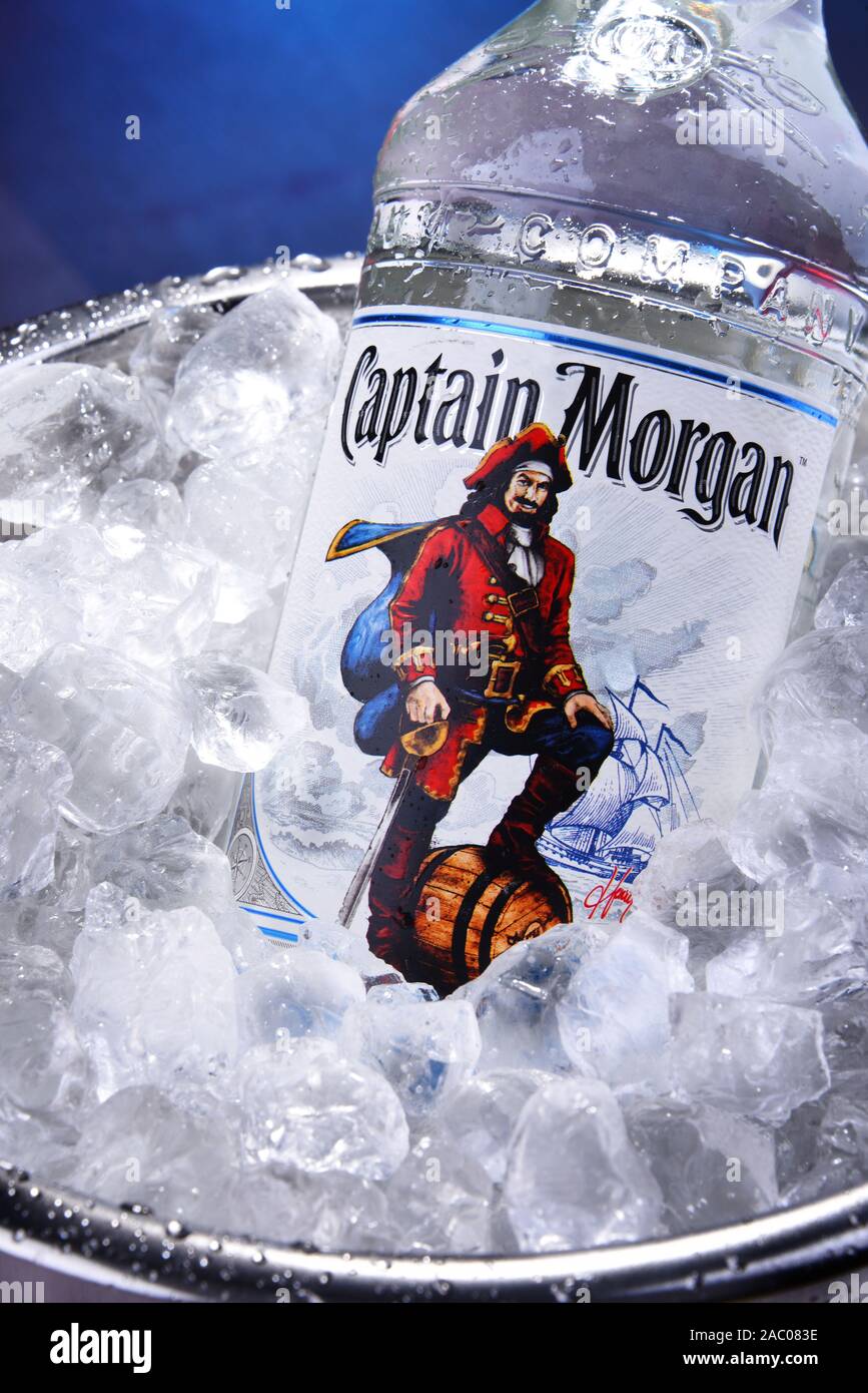 POZNAN, POL - SEP 5, 2019 : Bouteille de Captain Morgan, une marque de rhum sur l'origine des îles Vierges américaines et maintenant produite par Diageo, beve alcoolique britannique Banque D'Images