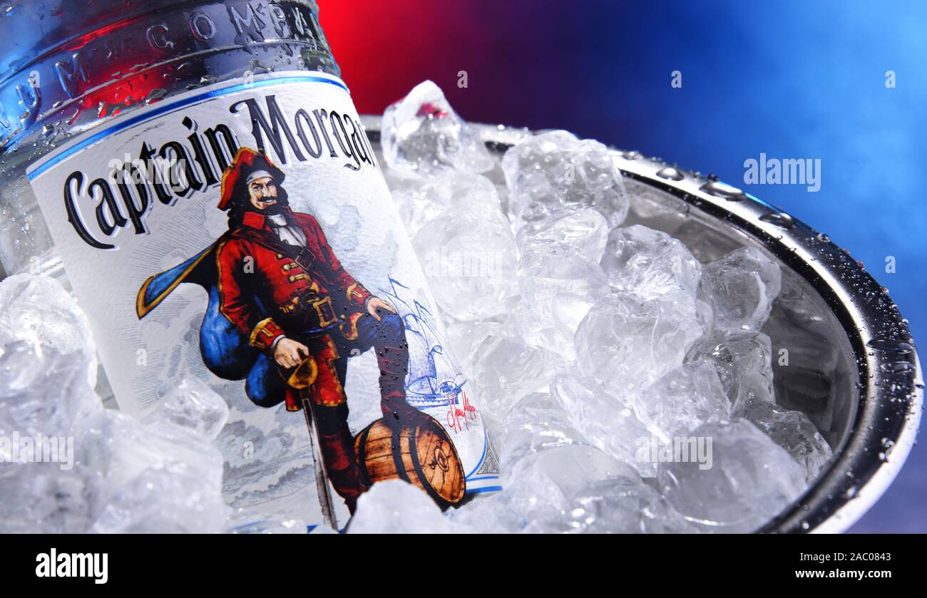 POZNAN, POL - SEP 5, 2019 : Bouteille de Captain Morgan, une marque de rhum sur l'origine des îles Vierges américaines et maintenant produite par Diageo, beve alcoolique britannique Banque D'Images