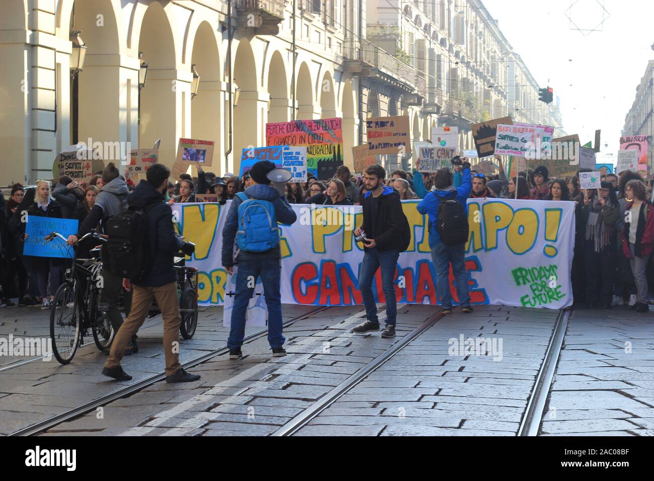 Turin, Italie. 29 Nov 2019. Protestation mondiale sur les changements climatiques, Turin, Italie. 29 Nov, 2019. Credit : Rosa Russo/Alamy Live News Banque D'Images