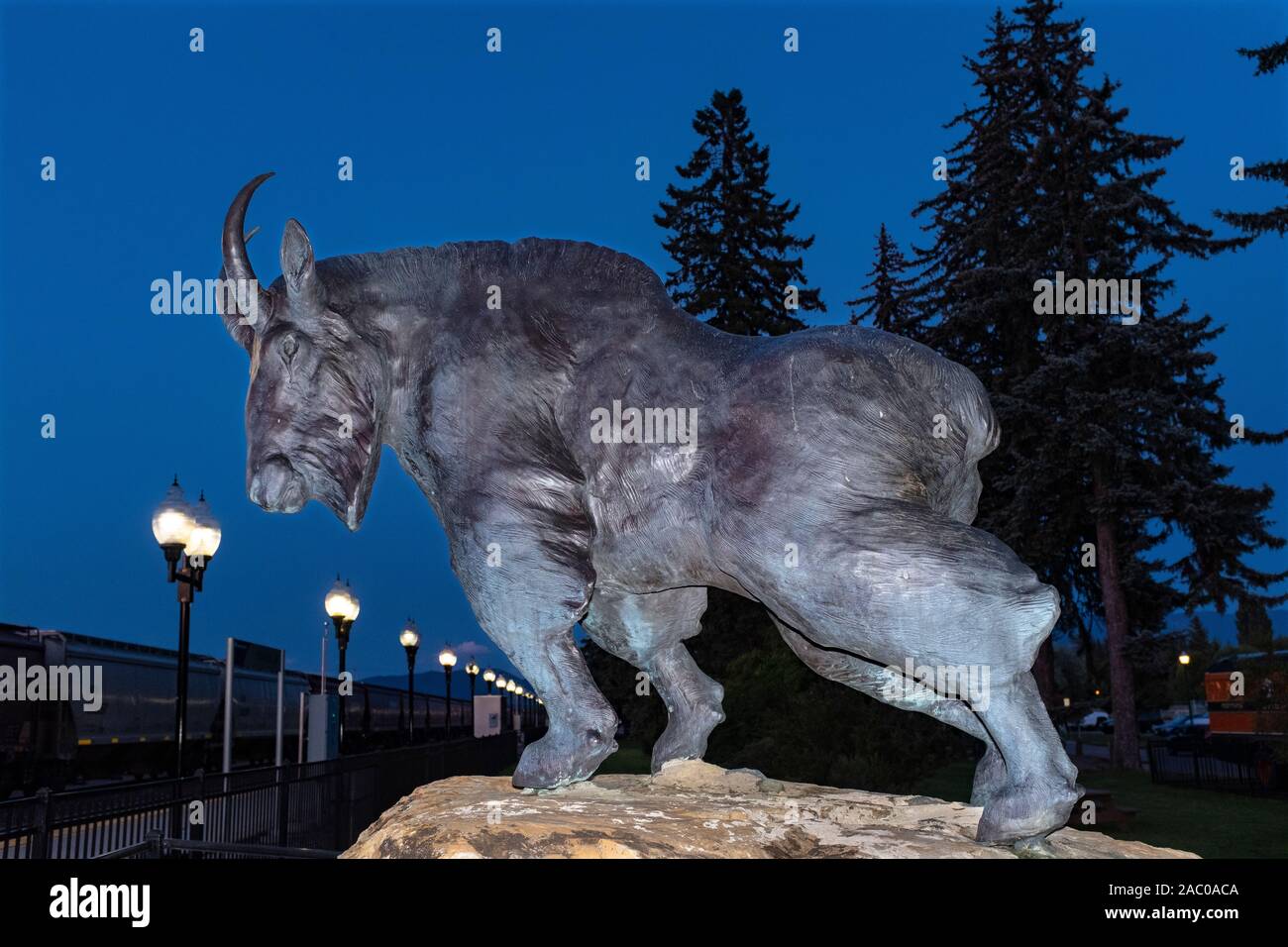 Tm00374-00...MONTANA - Statue d'une chèvre de montagne, le symbole de la Great Northern Railroad, situé à la gare de corégones. Banque D'Images
