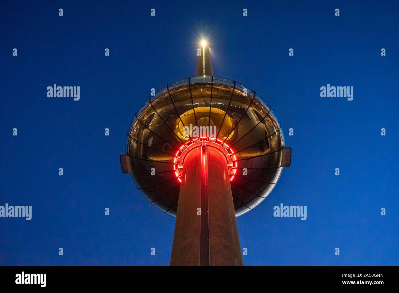 Le front de mer de Brighton vue icône dans la lumière du soir Banque D'Images