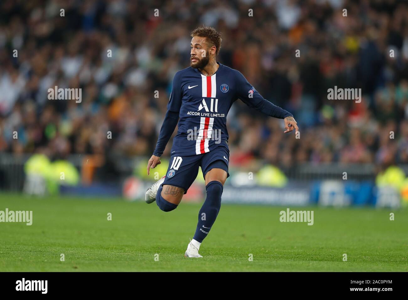 Madrid, Espagne. 26 Nov, 2019. Neymar (PSG) Football/Football : Ligue des Champions Matchday 5 Groupe un match entre le Real Madrid CF 2-2 Paris Saint-Germain au Santiago Bernabeu à Madrid, Espagne . Credit : Mutsu Kawamori/AFLO/Alamy Live News Banque D'Images