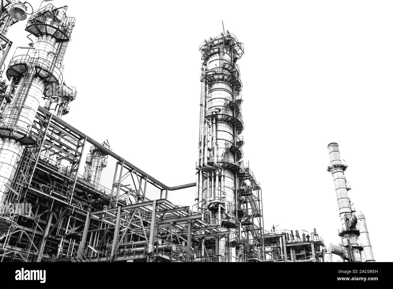 Close-up de la raffinerie de pétrole et de gaz industriels zone,Détail de l'oléoduc de l'équipement en acier avec des soupapes sur-off réduire la pression dans la production à refin Banque D'Images