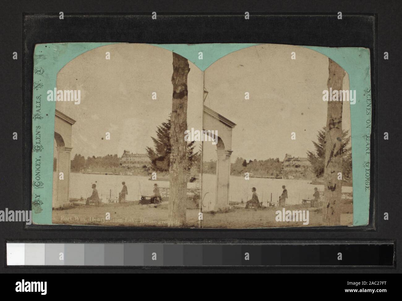 Ft Wm Henry, de Lake House Titre motifs conçus par cataloger. Sur le lac George, New York, y compris le lac, les îles, canoës, truite, Bloody Pond, les montagnes autour du lac, des bateaux à vapeur, les jetées, les hôtels y compris Ft. William Henry Hotel, diligences, camping, les gens d'autres touristes, les environnements locaux de Bolton, Caldwell, ancien Ft. George et d'autres sites historiques. Comprend quatre vues colorés à la main. Vues comprend par E. & H.T. Anthony, D. Barnum, G.S. L'Irlandais et d'autres photographes et éditeurs. Robert Dennis Collection d'ViewsFt stéréoscopique. Wm. Henry, à partir de la Maison du Lac. Banque D'Images