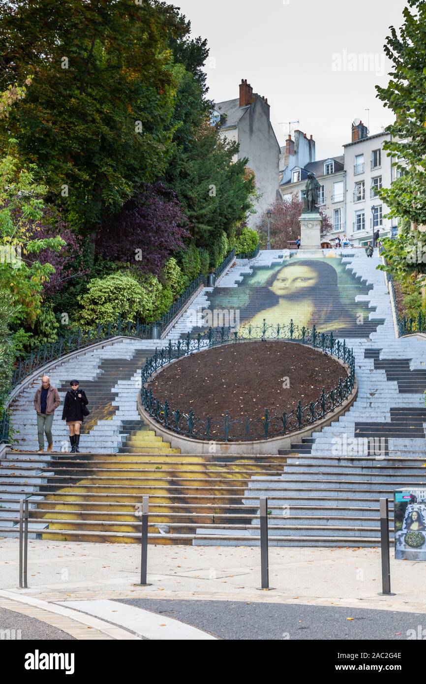 Blois, France - 10 octobre 2019 : Mona Lisa à escalier escalier Denis Papin pour célébrer 500e anniversaire de la Renaissance Banque D'Images