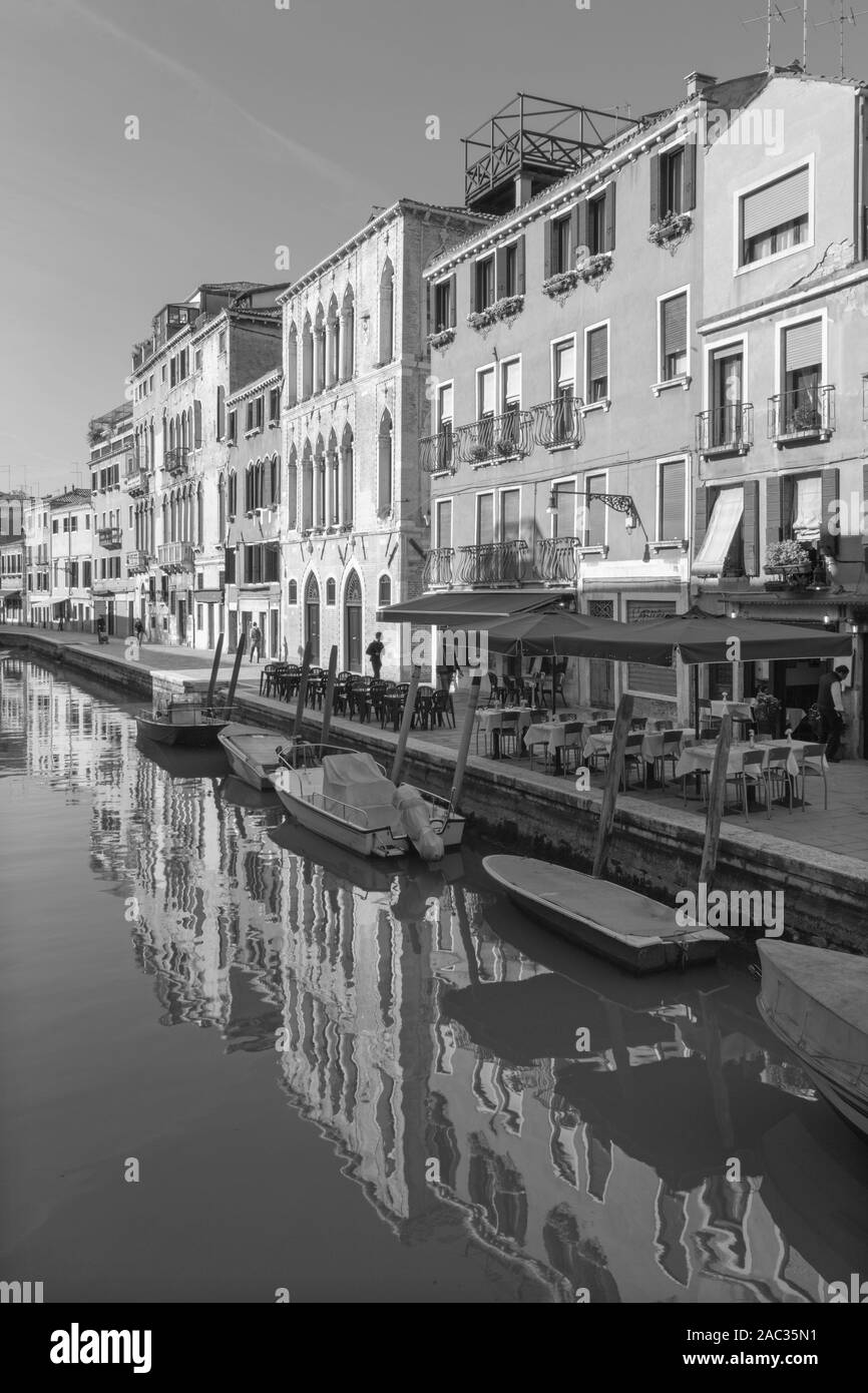 Venise - le canal Rio della Misericordia. Banque D'Images