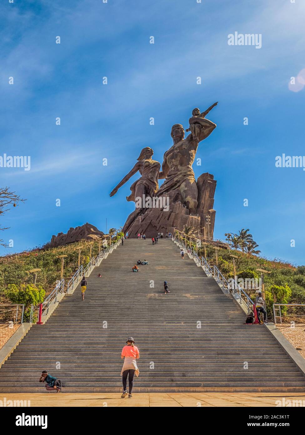 Dakar, Sénégal - Février 02, 2019 : Images d'une famille à la Renaissance africaine, monument dans l'Inde Teranca Park près de la côte. 'Monument de la Banque D'Images