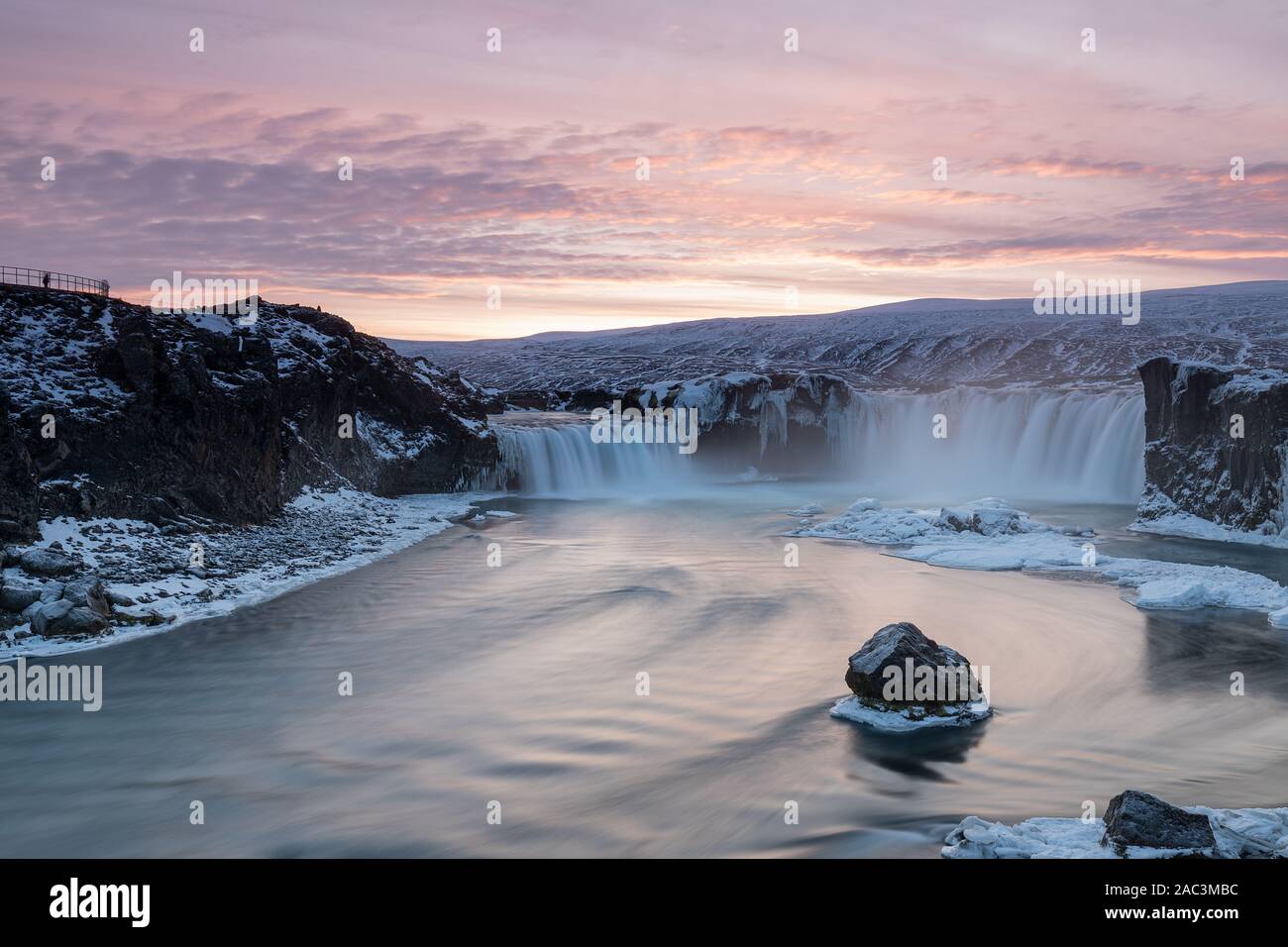 Godafoss, God's cascade dans l'Islande à l'hiver Banque D'Images