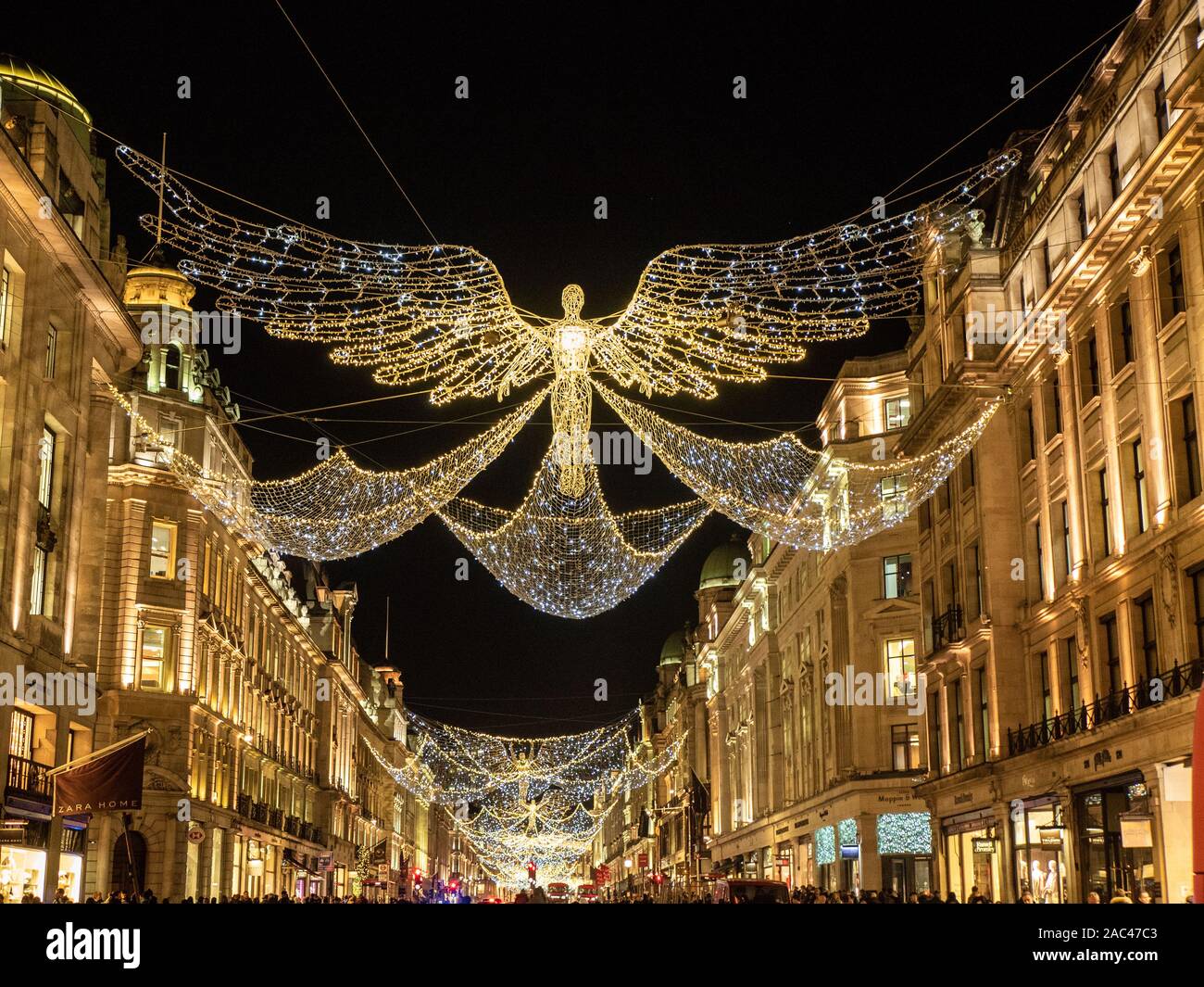 Angels Festifs/De Noël Au-Dessus De Regent Street, Londres Banque D'Images