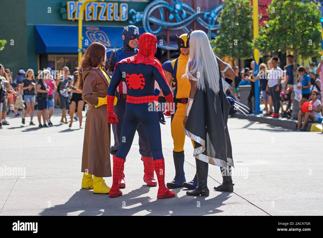 Marvel Superheroes Parade, Spider-Man, Captain Marvel, Rogue, Super Héros Wolverine Island, Classic, Islands of Adventure, Universal Studios, Orlando Banque D'Images