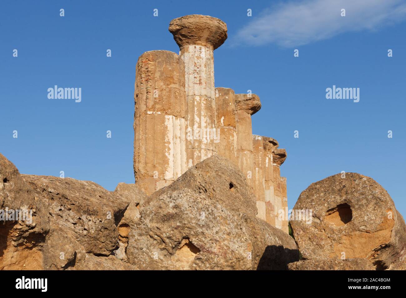 Temple d'Héraclès (Hercule) dans la vallée des Temples (Valle dei Templi) à Agrigente (Akragas). Sicile, Italie Banque D'Images