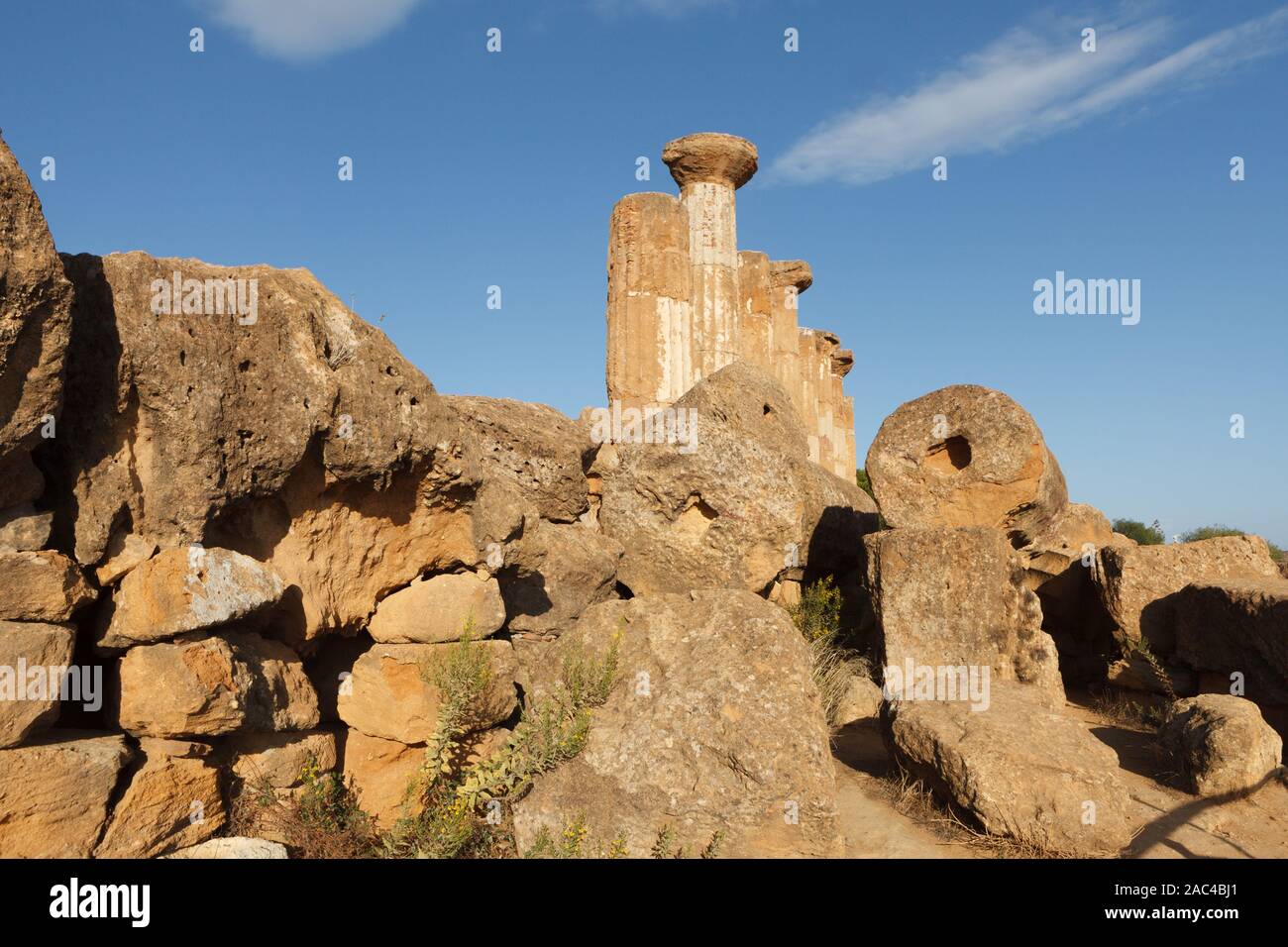 Temple d'Héraclès (Hercule) dans la vallée des Temples (Valle dei Templi) à Agrigente (Akragas). Sicile, Italie Banque D'Images