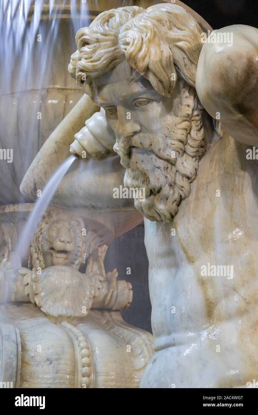 Catania - Le détail de l'Amenano fontaine par Tito Angelini (1837). Banque D'Images