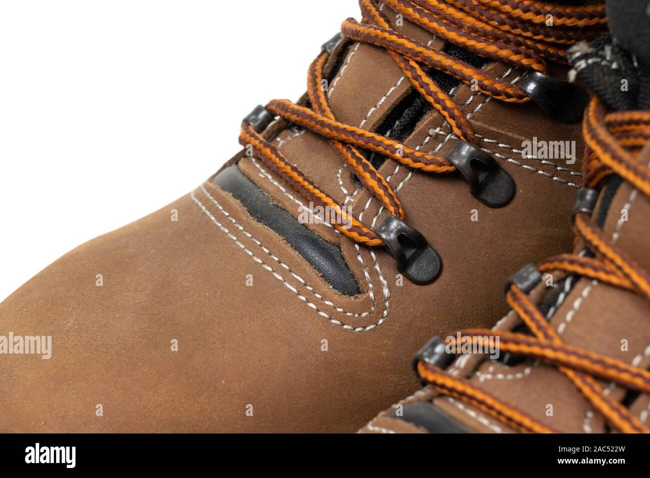 Nouvelles chaussures pour travailler avec des lacets. Chaussures de  sécurité sur un fond blanc , chaussures de travail pour hommes en usine ou  l'industrie de protéger d'un accident de pied Photo Stock -