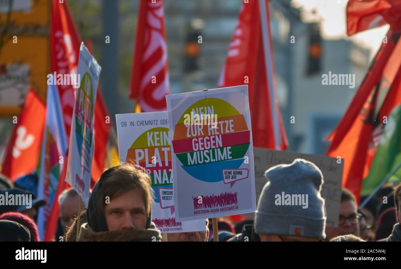 Braunschwig, Allemagne, le 30 novembre 2019. : Affiche sur la manifestation contre le congrès du parti de l'AFD appelle à la résistance contre l'agitation agai Banque D'Images