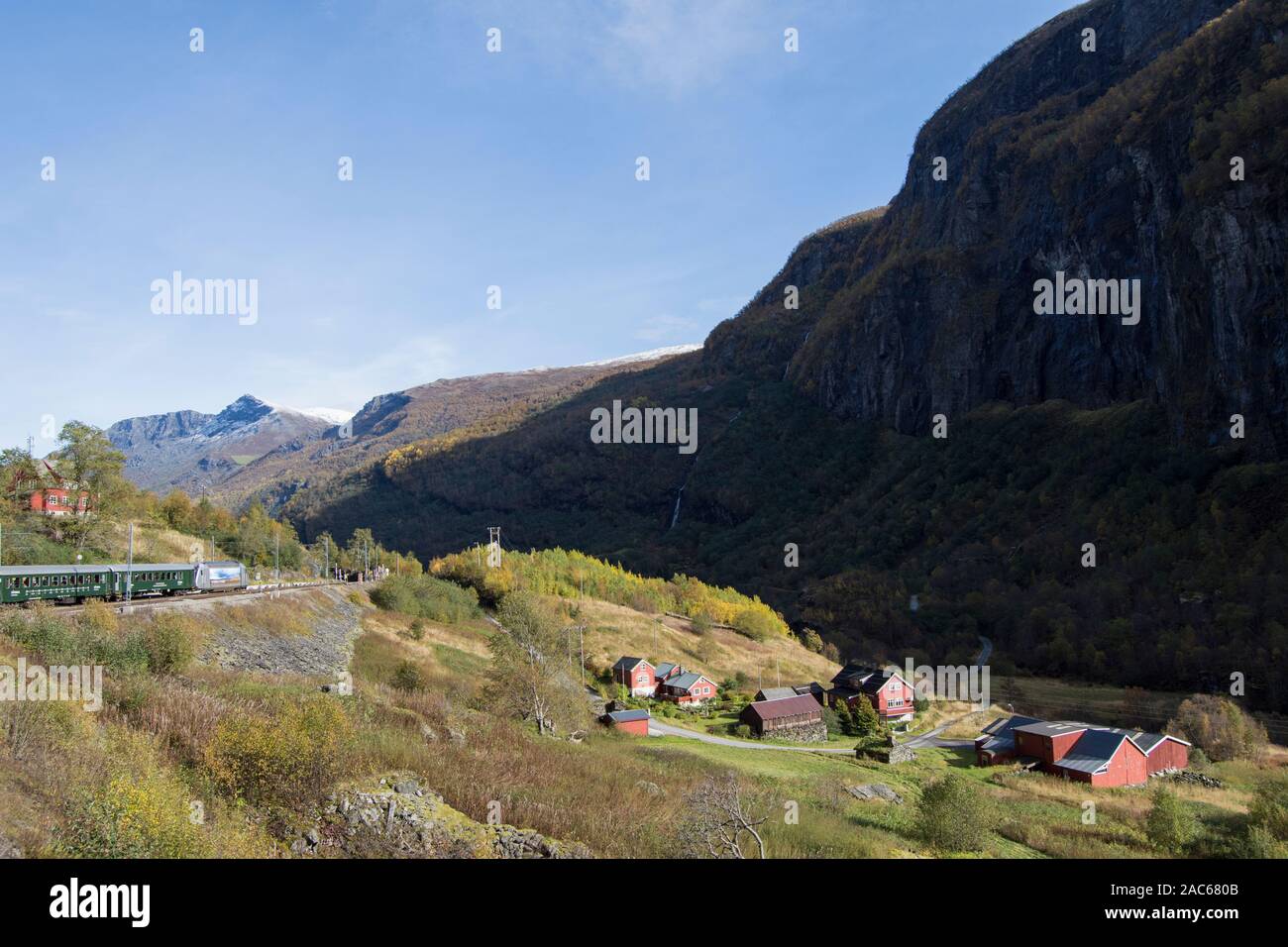 Vues en train Flamsbana in Norway, Norvège Flam, automne Banque D'Images