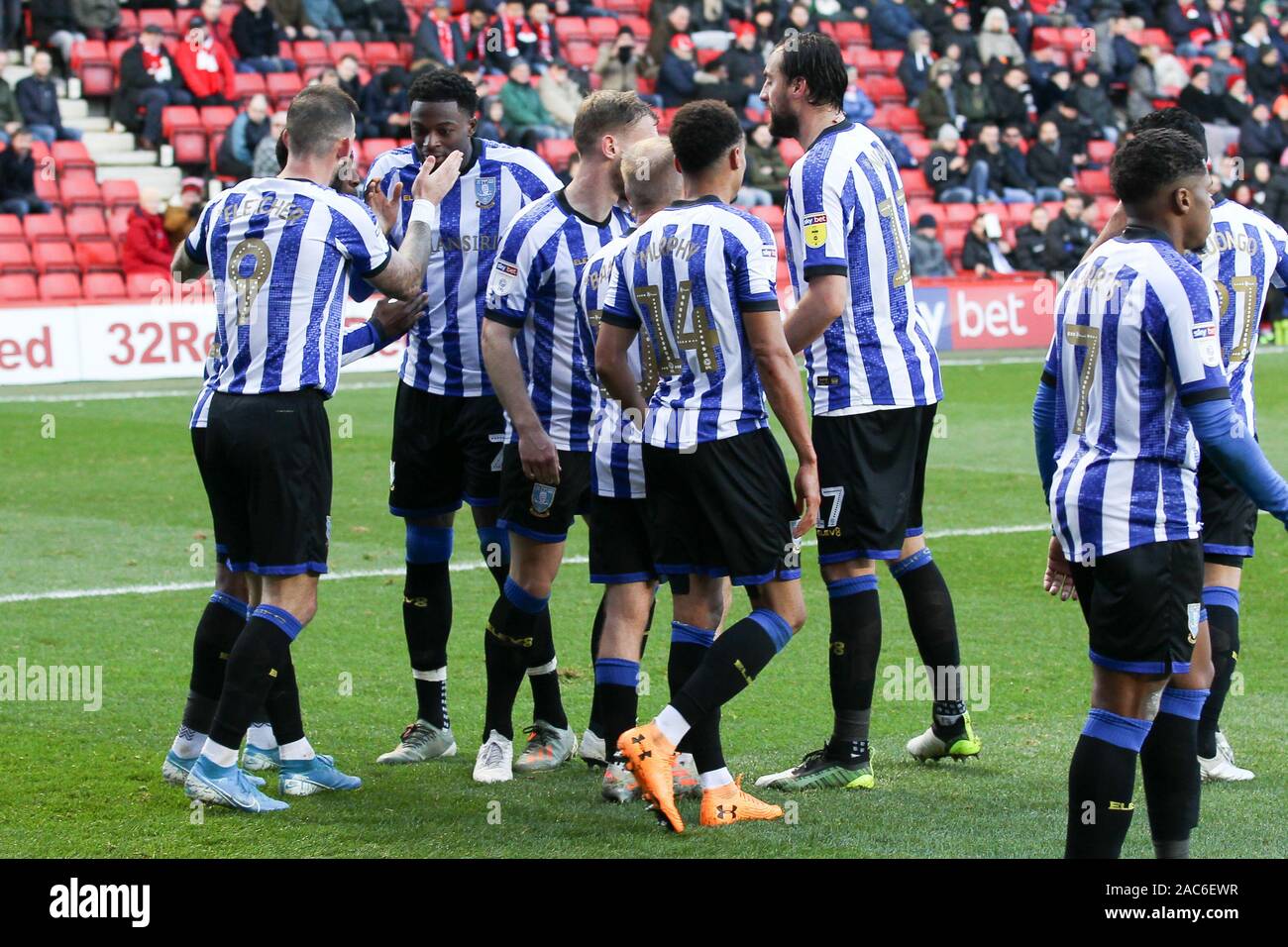 Londres, Royaume-Uni. 30Th Nov, 2019. Steven Fletcher de Sheffield Mercredi notes de la pénalité pour le rendre 1-2 au cours de l'EFL Sky Bet Championship match entre Charlton Athletic et Sheffield Wednesday à La Vallée, Londres, Angleterre le 30 novembre 2019. Photo de Ken d'Étincelles. Usage éditorial uniquement, licence requise pour un usage commercial. Aucune utilisation de pari, de jeux ou d'un seul club/ligue/dvd publications. Credit : UK Sports Photos Ltd/Alamy Live News Banque D'Images
