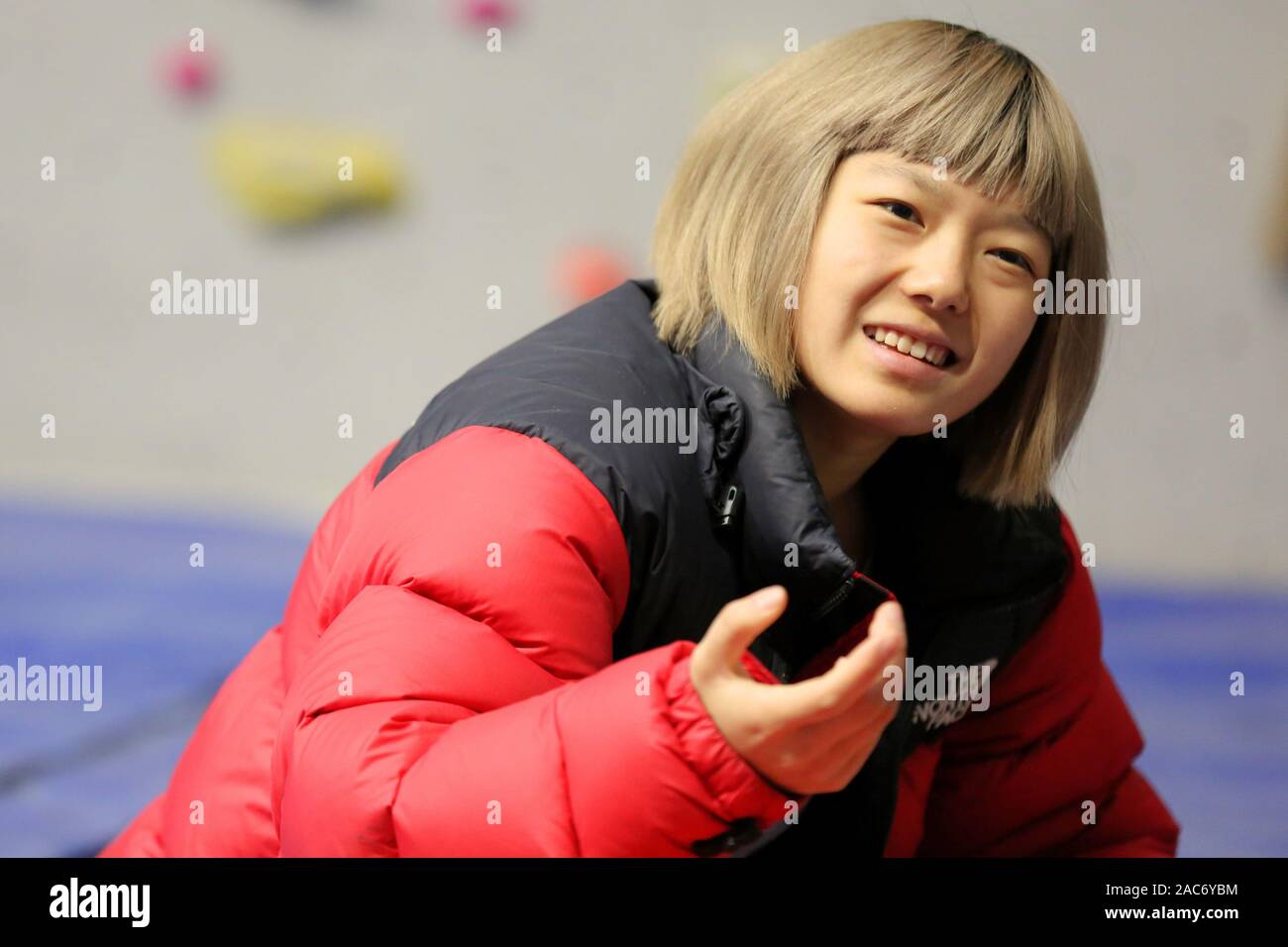 Toulouse, France . 06Th Nov, 2019. Ashima Shiaraishi pour les États-Unis d'Amérique avant la finale de la femme de l'Escalade Sports Tournoi de Qualification Olympique de combiné à Toulouse, France (Photo crédit : Mickael Chavet/Alamy Live News Banque D'Images