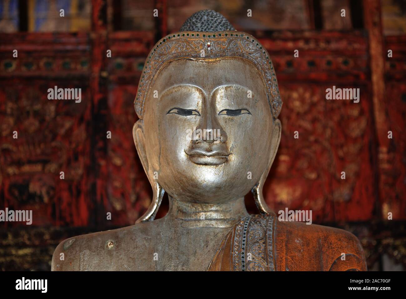 Alte Buddhastatue à Chiang Mai Banque D'Images