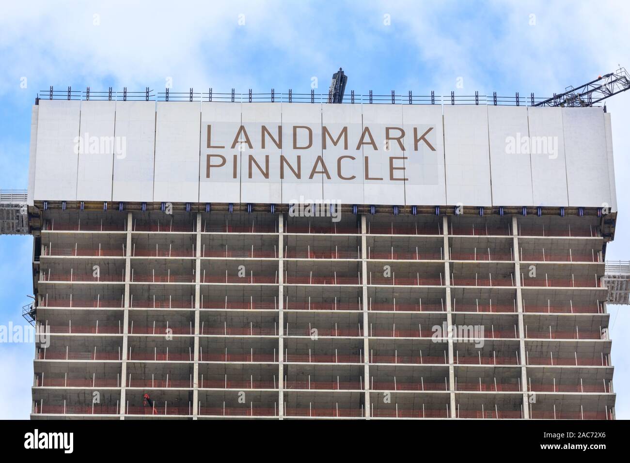 Monument Pinnacle, 233 mètres de haut gratte-ciel de béton en construction à Canary Wharf, London, UK Banque D'Images