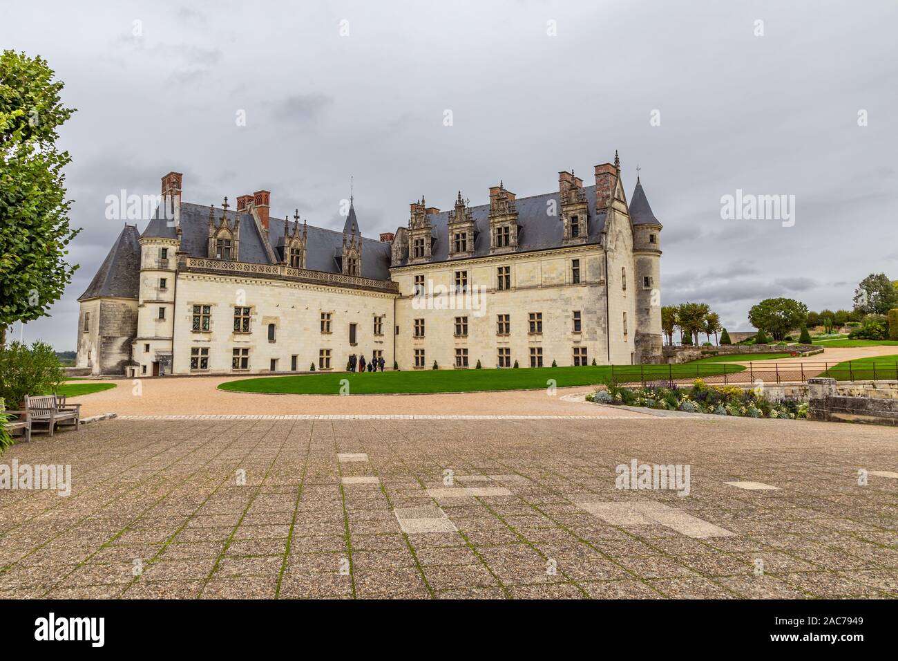 Amboise, France - 16 octobre 2019 - Château d'Amboise, parc et jardins au-dessus de l'ancien centre de la ville. Banque D'Images