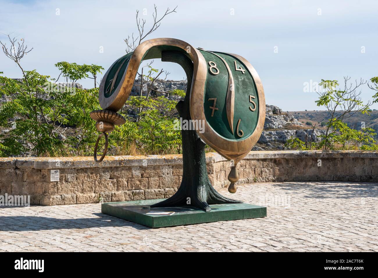 Dali sculpture Banque de photographies et d'images à haute résolution -  Alamy