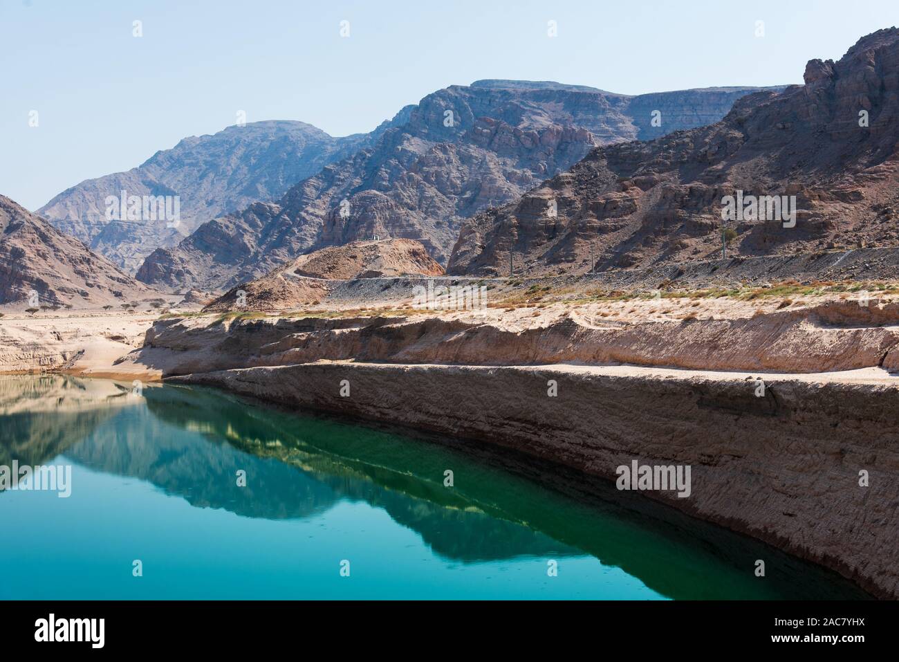 Wadi Beeh barrage dans la montagne Jebel Siae dans l'émirat de Ras Al Khaimah Emirats Arabes Unis Banque D'Images