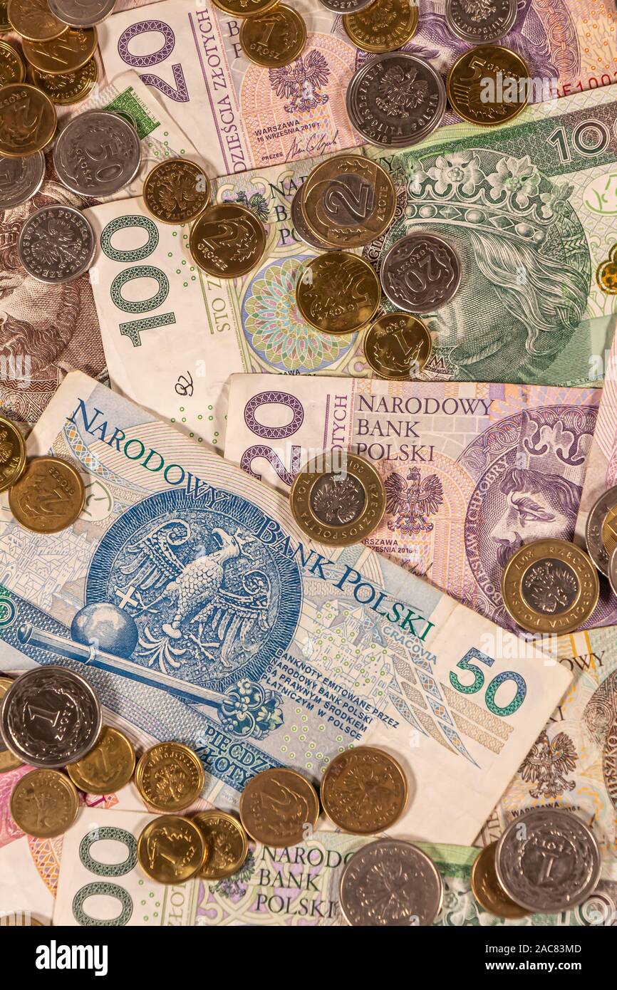 Zloty polonais. Billets et pièces PLN qui dispose de bonnes options à utiliser pour illustrer des sujets comme les entreprises, banques, médias, présentations, etc. Banque D'Images