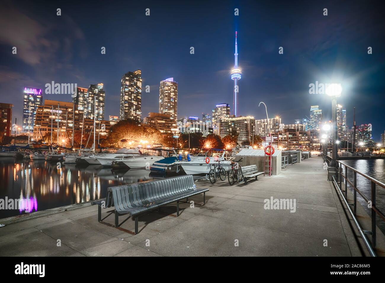 Night skyline de Toronto, Canada de la Marina Quai Ouest Banque D'Images