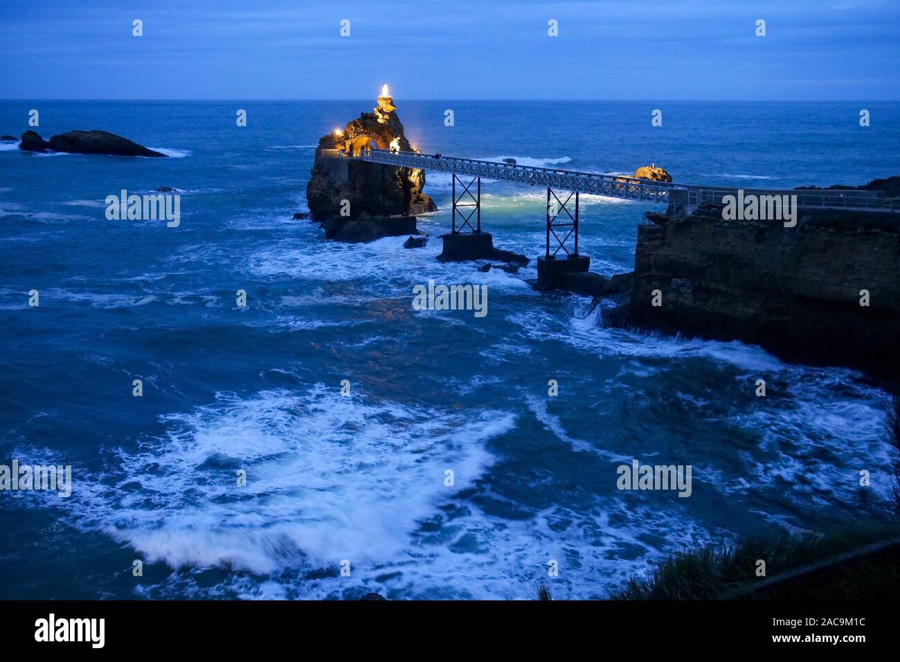 Le rocher de la Vierge, la Sainte Vierge, rock, Biarritz PyrénnéesAtlantiques, France Photo Le rocher de la Vierge, la Sainte Vierge, rock, Biarritz PyrénnéesAtlantiques, France Photo