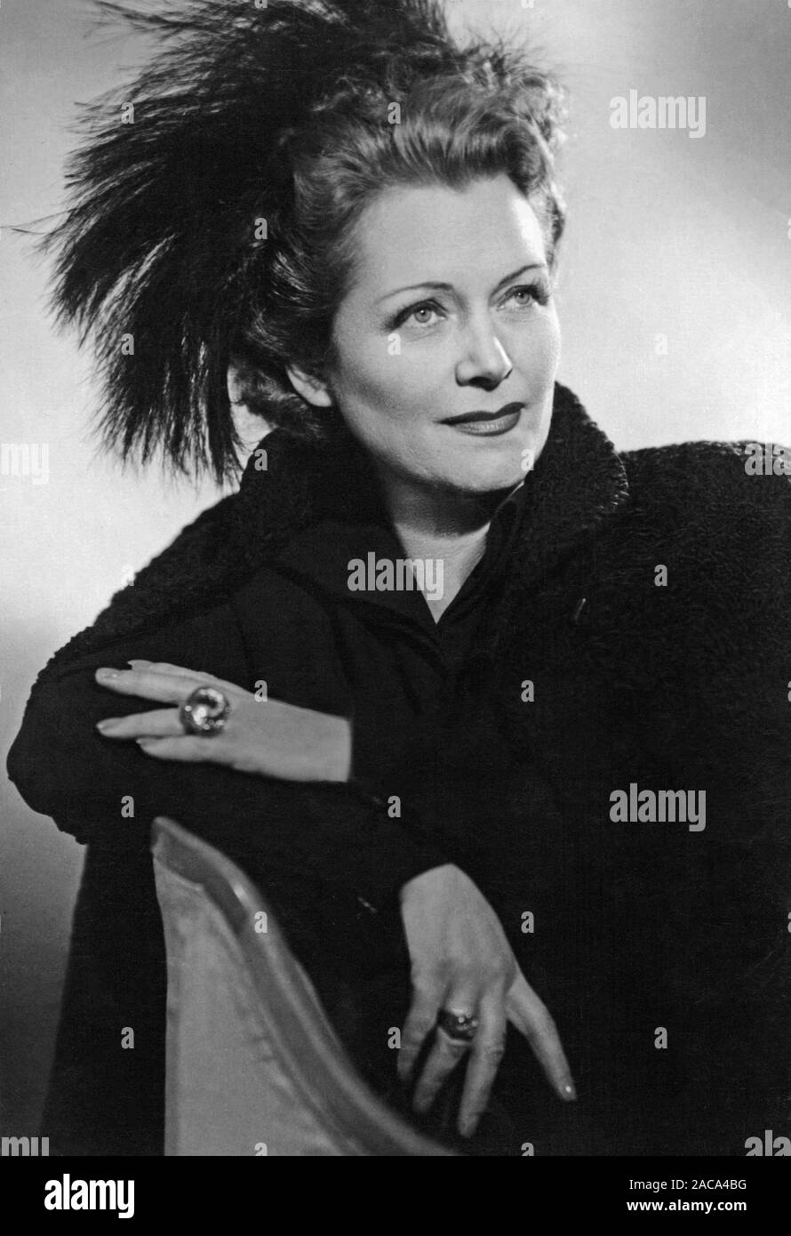 Olga Tschechowa, deutsche Schauspielerin 1950er Jahre, Deutschland. L'actrice allemande Olga Tschechowa, l'Allemagne des années 1950. Banque D'Images