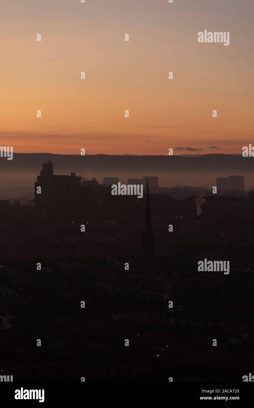 Vue aérienne de Glasgow pendant le coucher du soleil. Banque D'Images